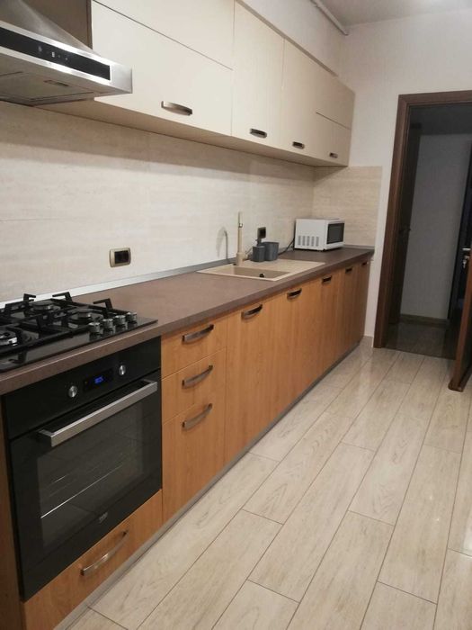 Proprietar-inchiriez apartament in Isaran (Tractorul) cu 2 camere (extins la 3 camere)