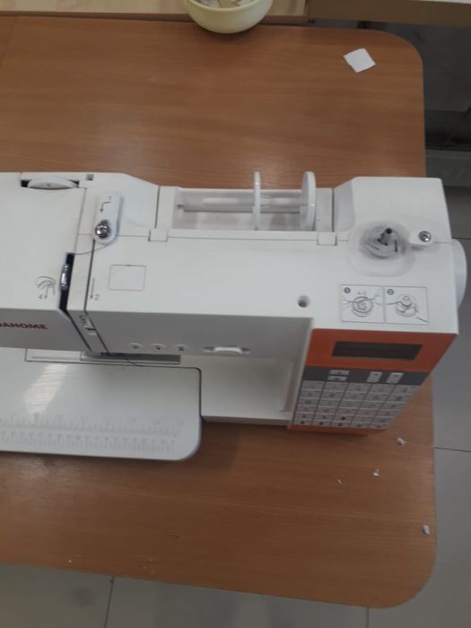 Петельная машинка Janome