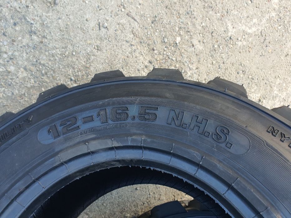 12-16.5 anvelope noi pentru BobCat sau incarcatoare Armour CTS3