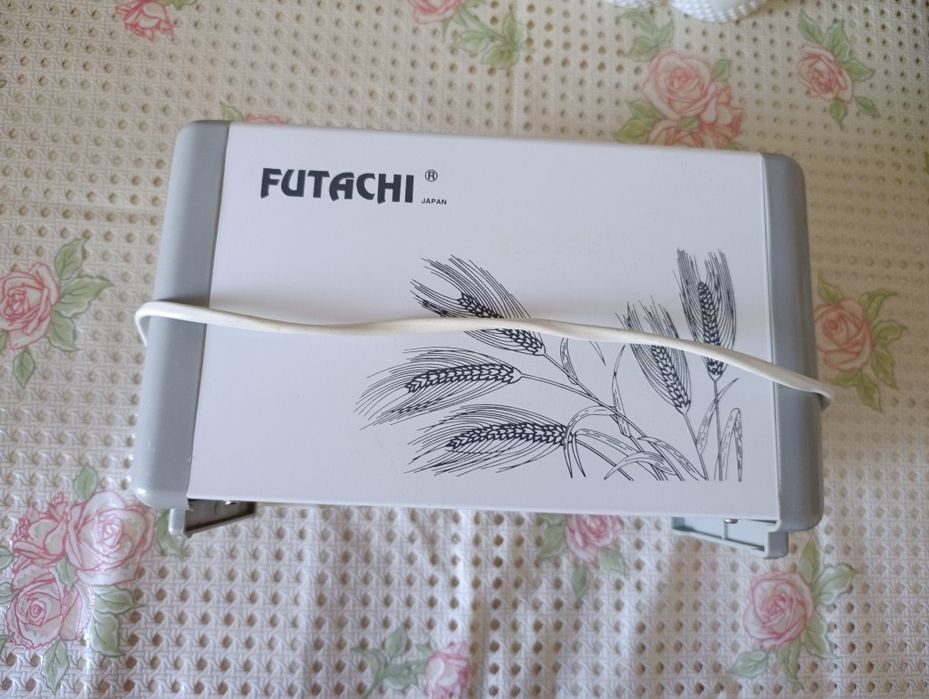 Продам Тостер FUTACHI