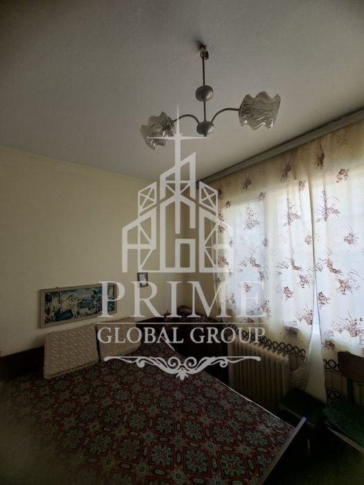 Етаж от къща в Бургас-Меден рудник - зона Г площ 75 цена 140000