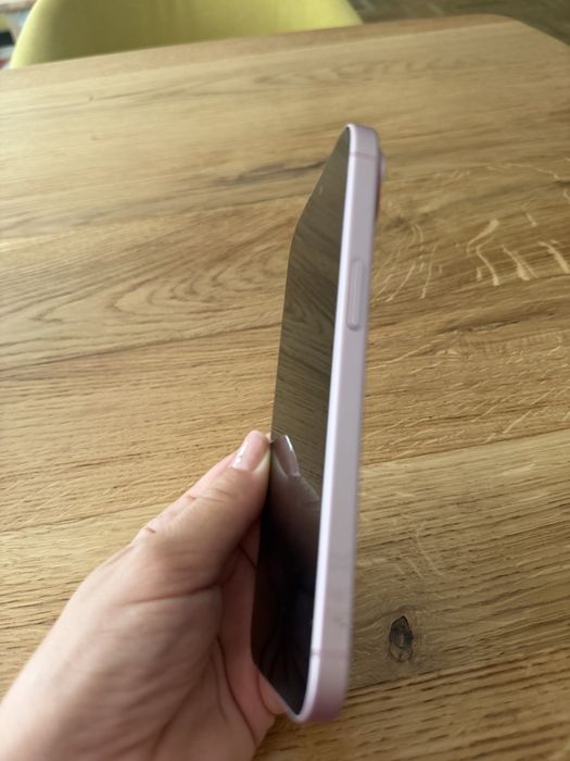 iPhone 15 Pink – Перфектно състояние + ПОДАРЪК 3 кейса