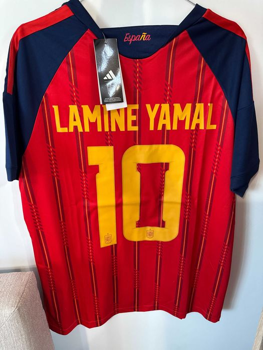 Tricou Spania Cupa mondiala 2026 (simplu 125) ( cu jucator Yamal 10 sau Pedri 20 la 150)