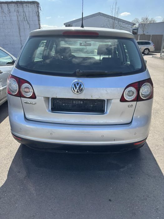 На части Vw Golf Plus 1.6i bse 2007год бензин ръчка