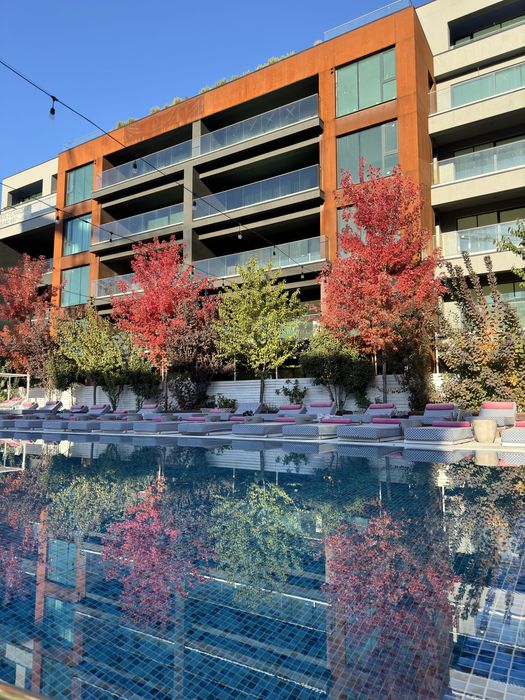 Inchiriez apartament 3 camere - Campul Pipera nr1