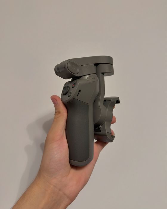 Stabilizator / Gimbal DJI Osmo Mobile 3 + Trepied