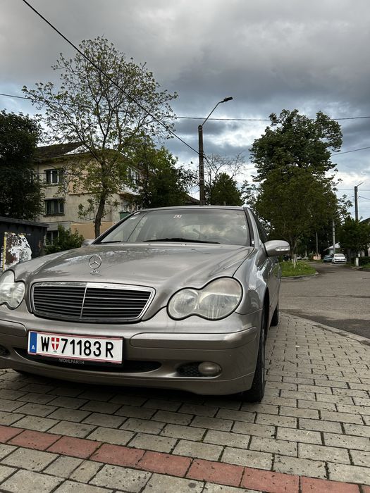 Mercedes C220 | Mercedes C Class | An 2003