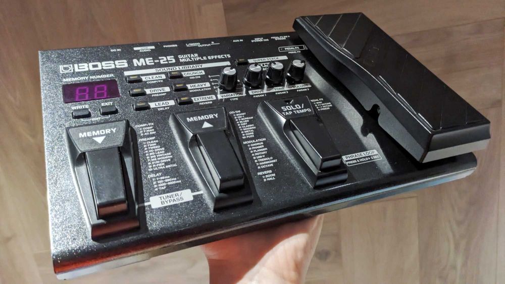 Гитарный процессор Boss ME 25
