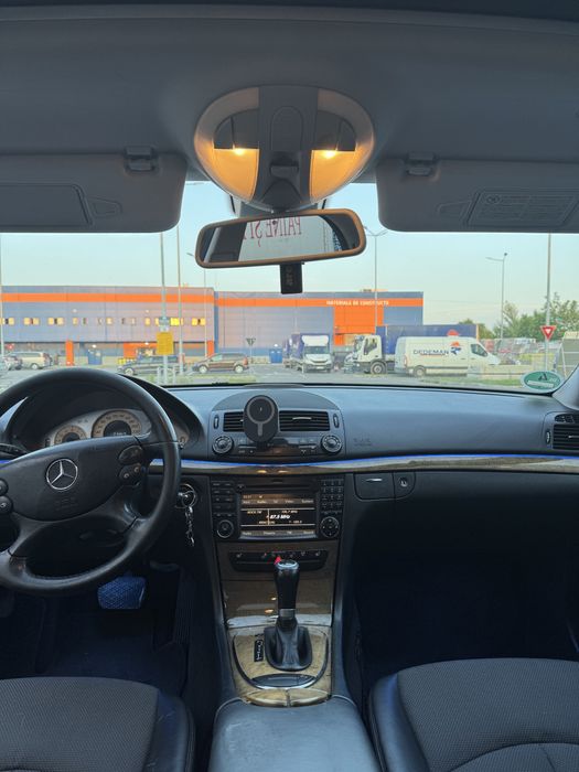 Mercedes e class w211