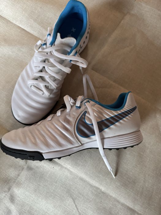 Adidasi Nike fotbal si Sinckers Kalvin Klein