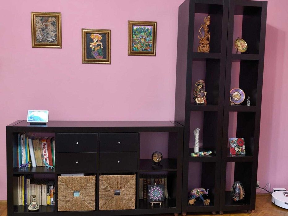 Mobilier Living complet (dulap, biblioteca, comoda TV IKEA) + canapele si fotolii + masa cafea cu sertar