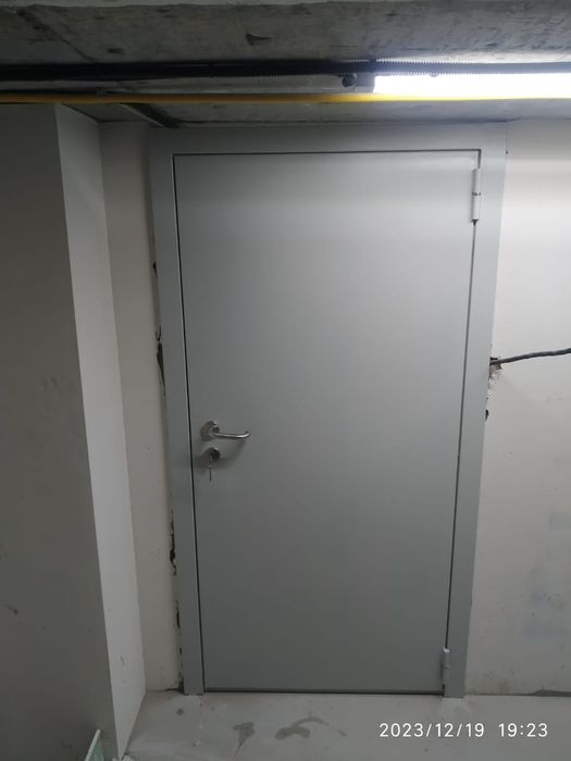 Дверь металлическая без утепления