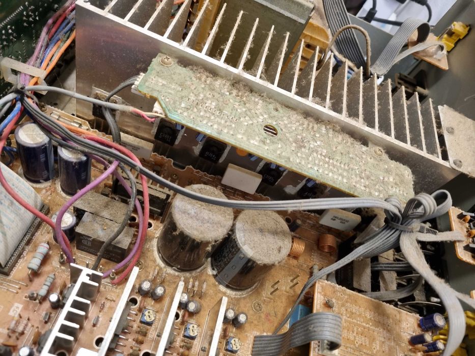 Defect reciver NAD AV-716