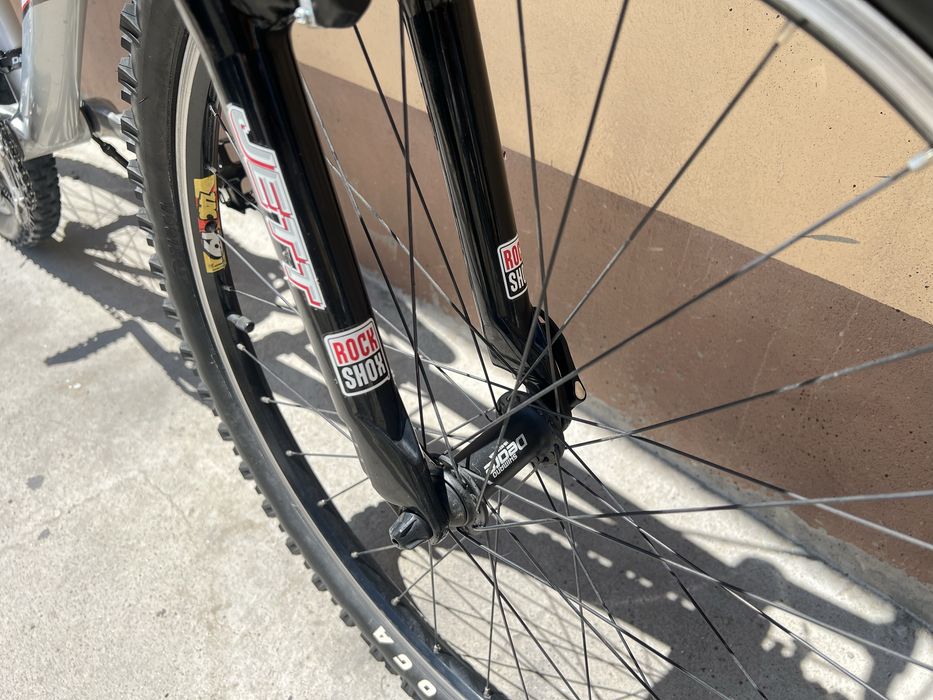 Bicicleta MTB Focus 26 Inch Aluminiu 27 viteze Shimano furca Rockshox