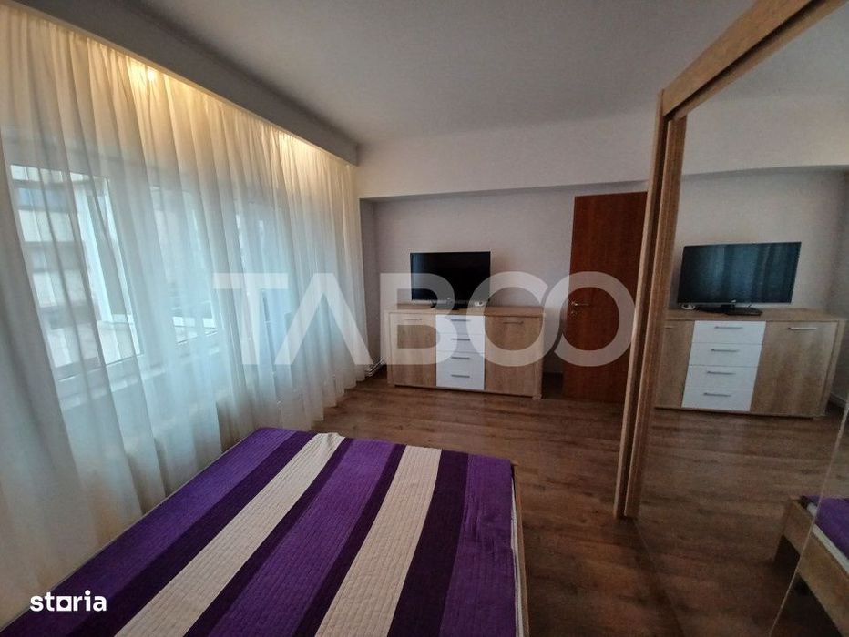 Apartament spatios cu 3 camere si 2 bai plus balcon in zona Central