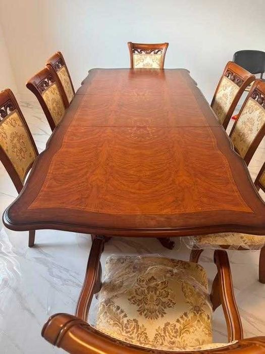 Продам стол и 8 стулья