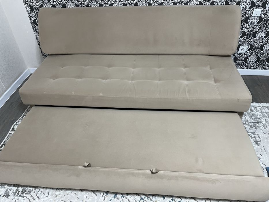 Диван тахта для дома в отличном состояние