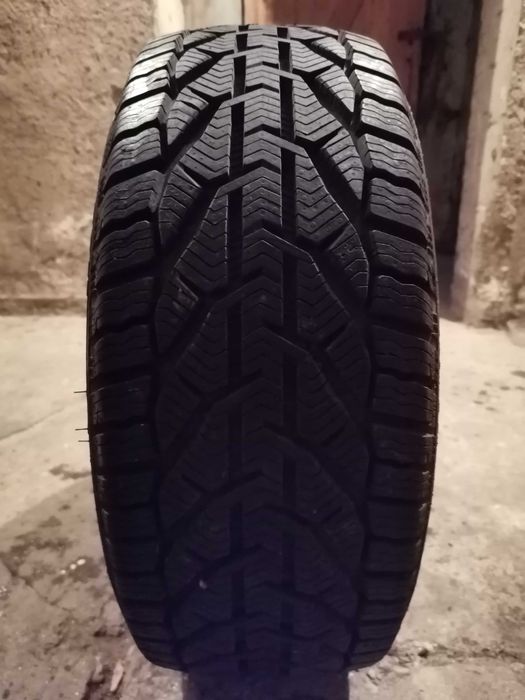 Продавам 1 брой зимна гума 195.50.15 дот 2024  Tigar