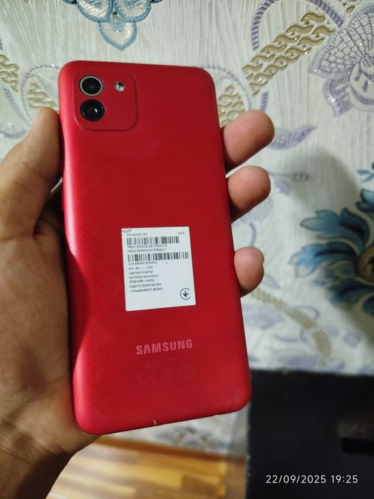 Galaxy  A03 sotiladi