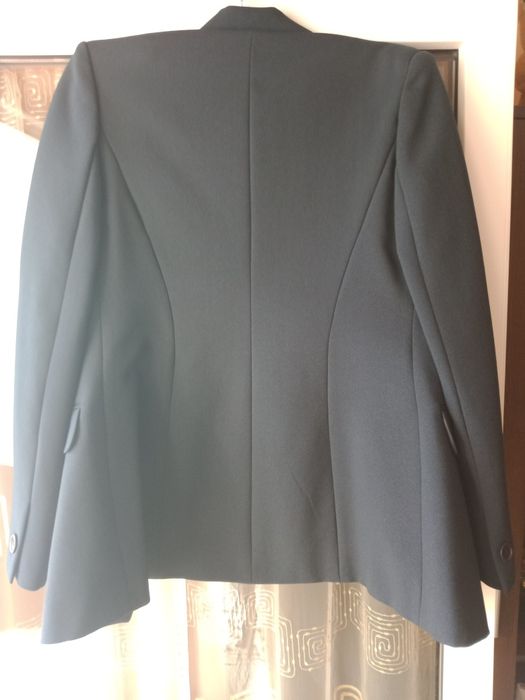 Costum elegant, nou, impecabil, sacou și pantaloni talia 40.