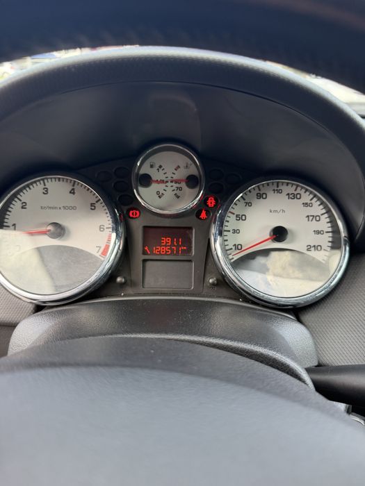 peugeot 207 sw  2011