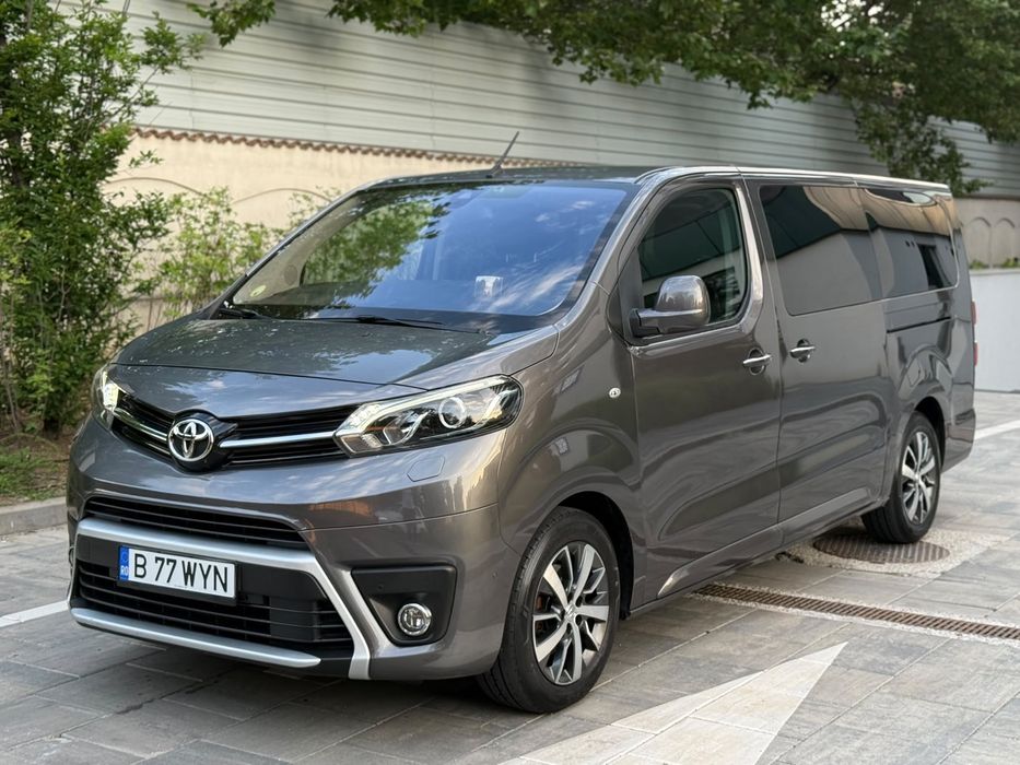TOYOTA Proace