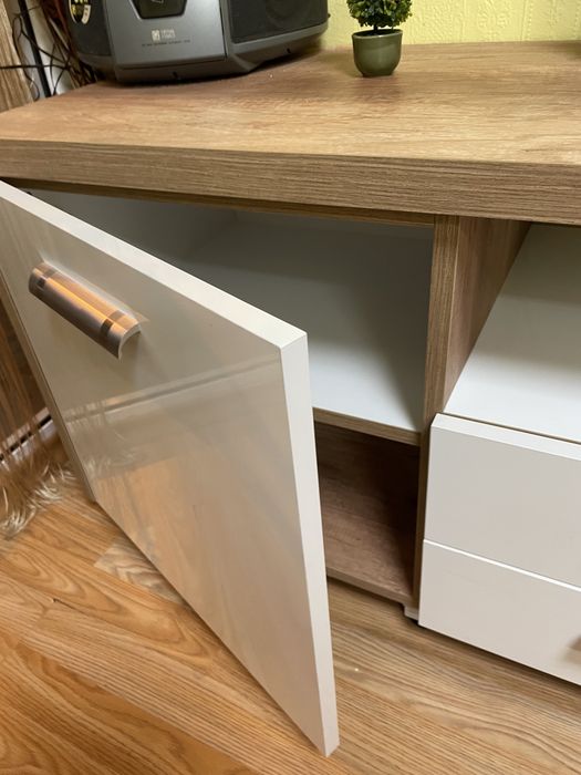 Модерна секция   Мдф   С  панел и осветление