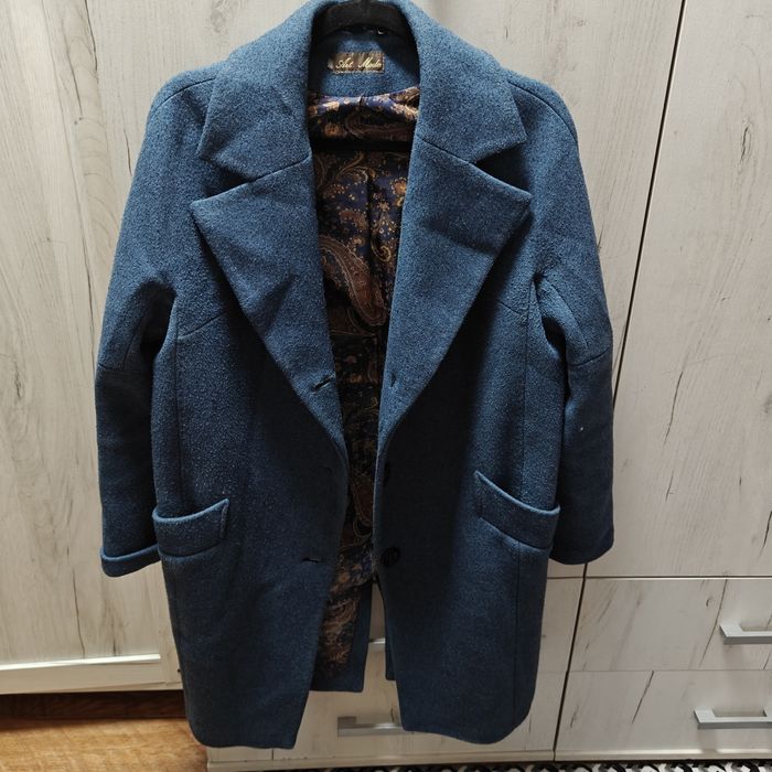 Пальто 3000тнг почти даром