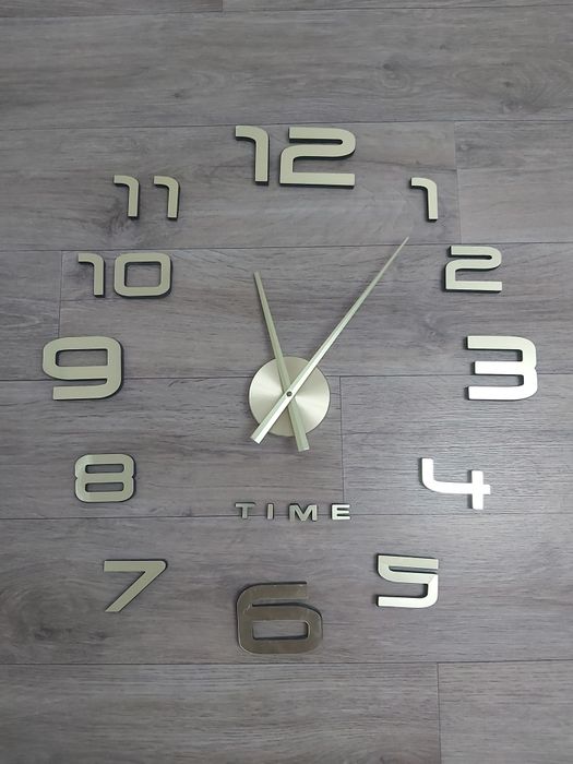 Продам часы настенные бу