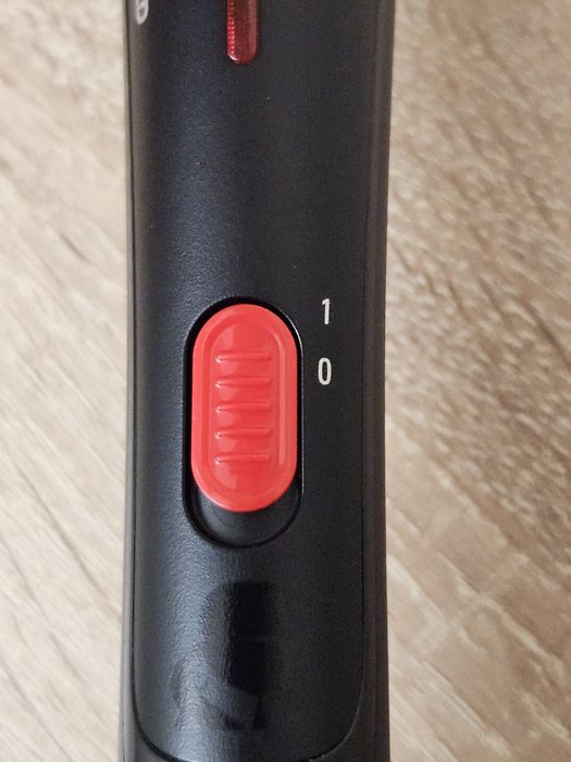 Плойка Rowenta x Karl Lagerfeld