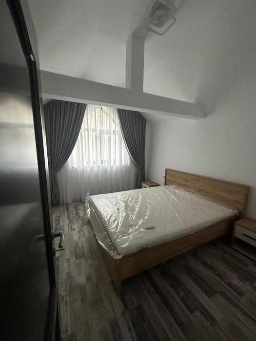 Închiriez apartament cu 3 camere