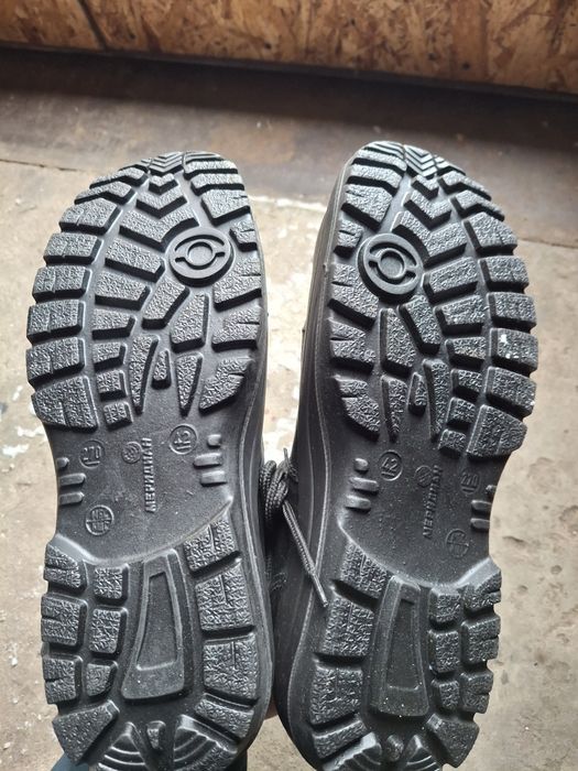 Продам сварочные ботинки 42 размер