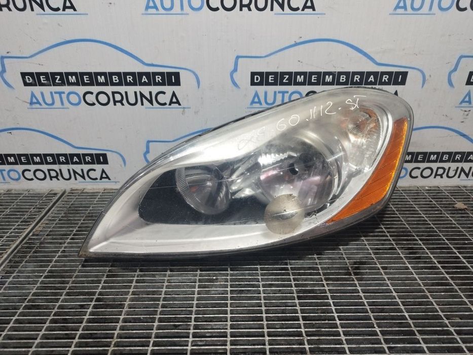 Far Stanga Volvo XC60 2008 - 2013 SUV 4 Usi (1112) Fara xenon Fara xenon