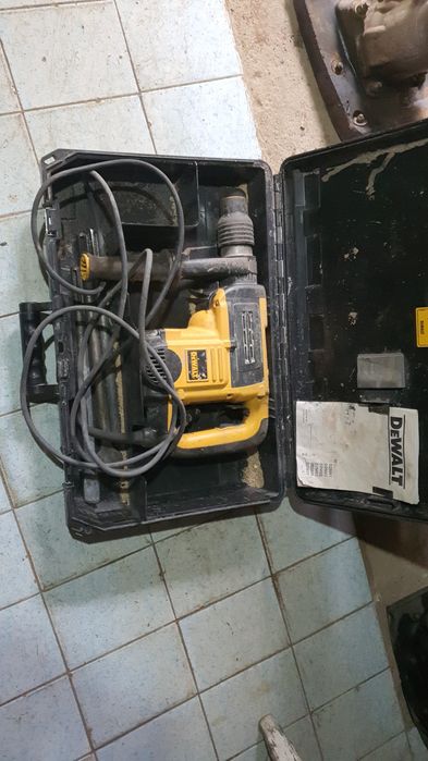 Inchiriez picamer, demolator, rotopercutor