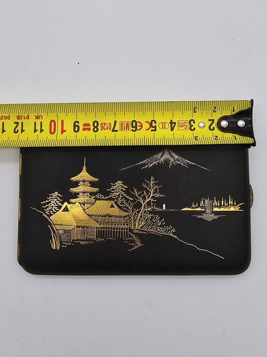 Tabachera port țigarete