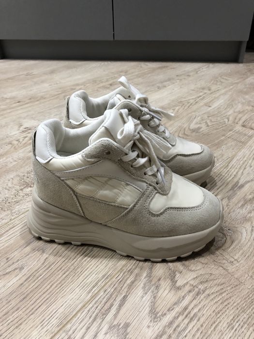 Продам кроссовки, размер 33-34