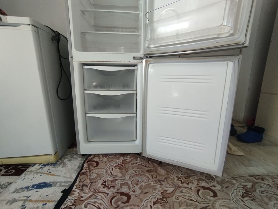 Продам холодильник