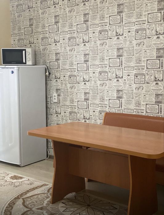 Кухонный уголок со столом