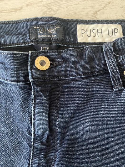 Blugi Armani Jeans - stare impecabila, ca noi, marime 31 (merg M-L)