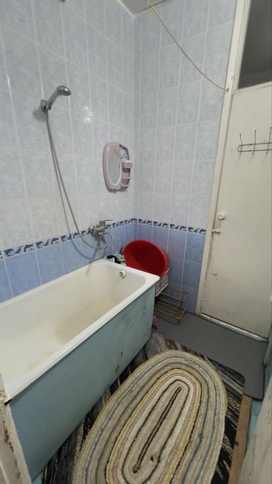 Uy sotiladi srochna!