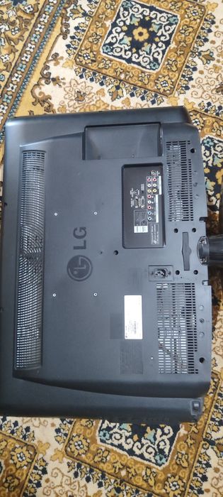 Продам LG телевизор