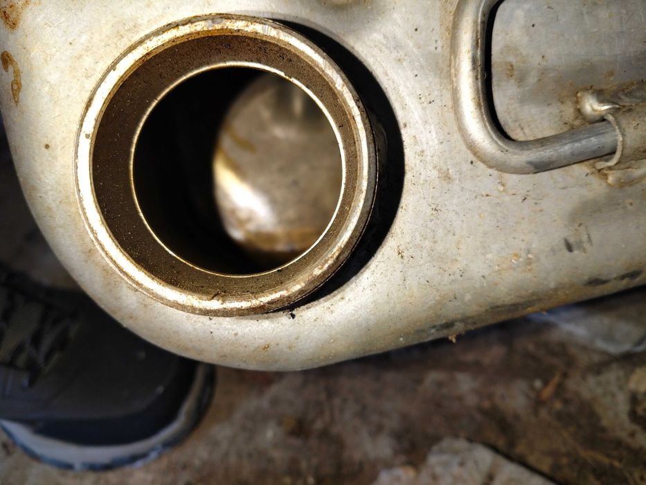 Стар алуминиев резервоар