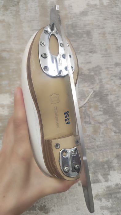 Фигурные коньки Jackson