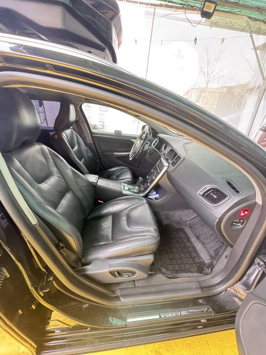 Volvo V60 T6 AWD