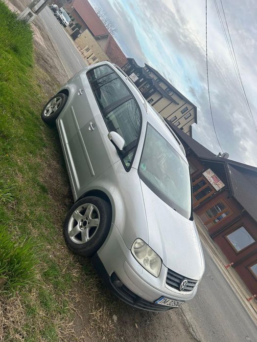 vw touran 2.0tdi 140 cai 7 locuri