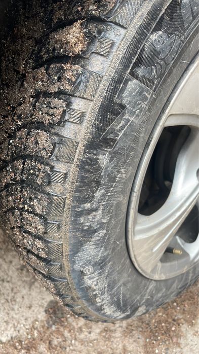 Ауди 100 1.8 обём