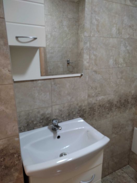 Дава се под наем Двустаен апартамент в Варна, Колхозен пазар - 48 кв.м за 408 € - Снимка #2