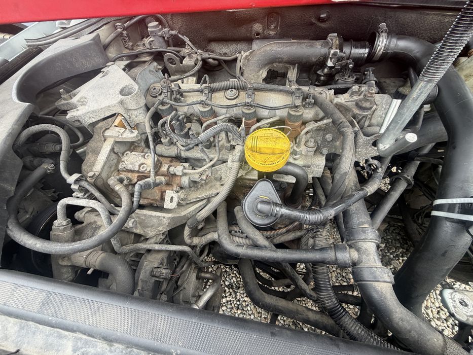 Dezmembrez/dezmembrari Renault Laguna 1.9 2004 piese