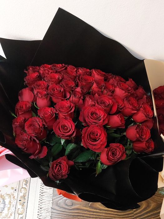 Продам букеты Роз по 51 шт.