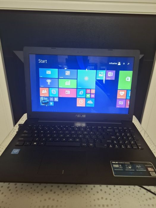 Leptop Asus (pentru piese)